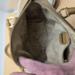 Gucci | Bags | Elegant Tan And Cream Gucci Authentic Womens  display picture 2